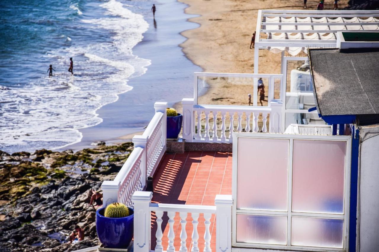 Seaview Coastal On Front Line With Amazing Sea Views And Large Terrace Villa Puerto del Carmen (Lanzarote)