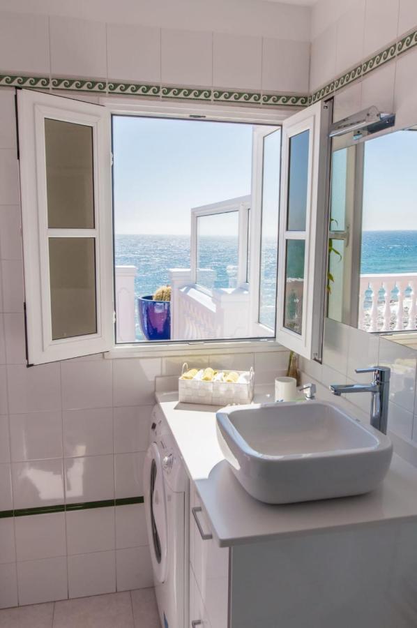 Villa Seaview Coastal On Front Line With Amazing Sea Views And Large Terrace *