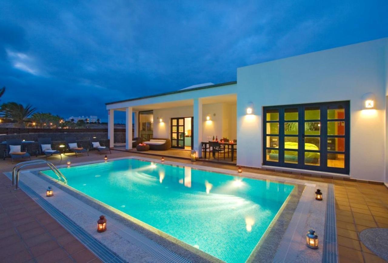 Charming In Playa Blanca With Private Pool