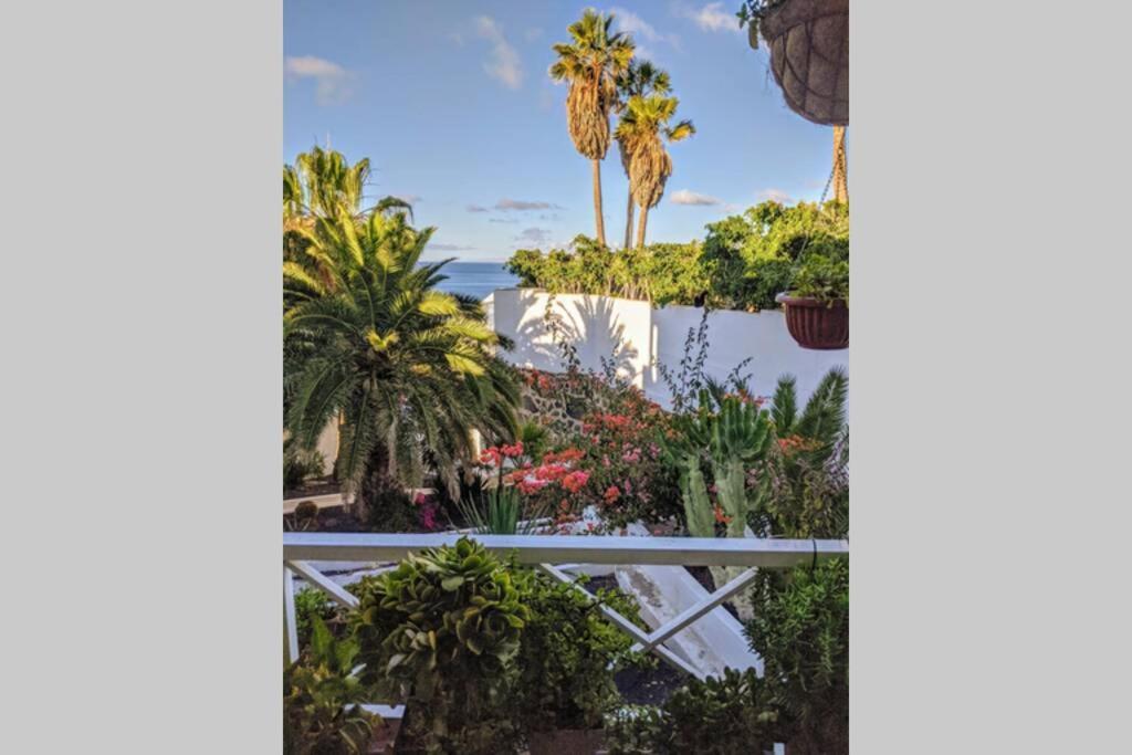 Modern & Spacious Isla, Puerto Del Carmen Apartment Tias