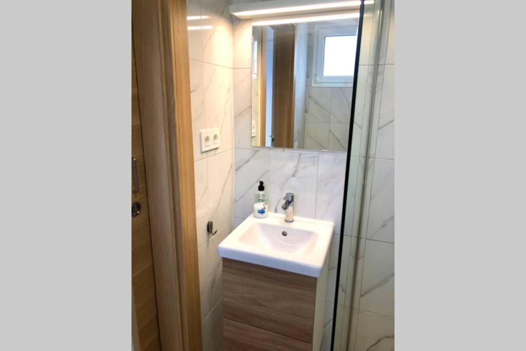Modern & Spacious Isla, Puerto Del Carmen Apartment