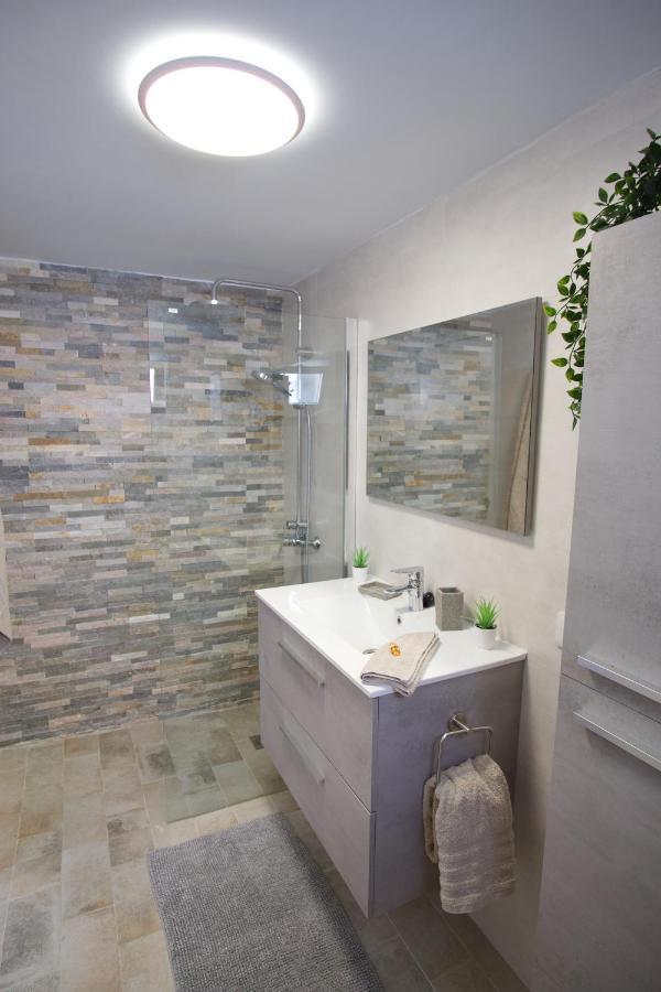 Portonovo La Paloma Amazing Sea View & Swimming Pool-good Wifi -free Ac- Private Parking Apartamento