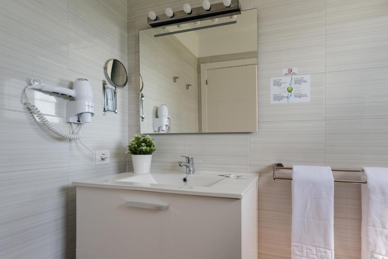 New Lanzasuites Villa