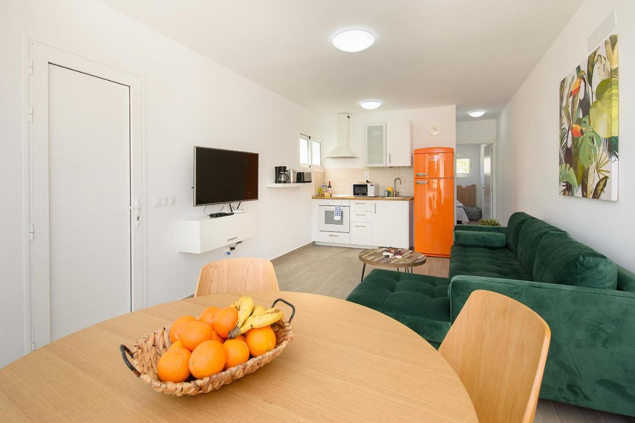 Apartment Orange Volcano Apartment, Free Access To The Fariones Sports Center Puerto del Carmen (Lanzarote)