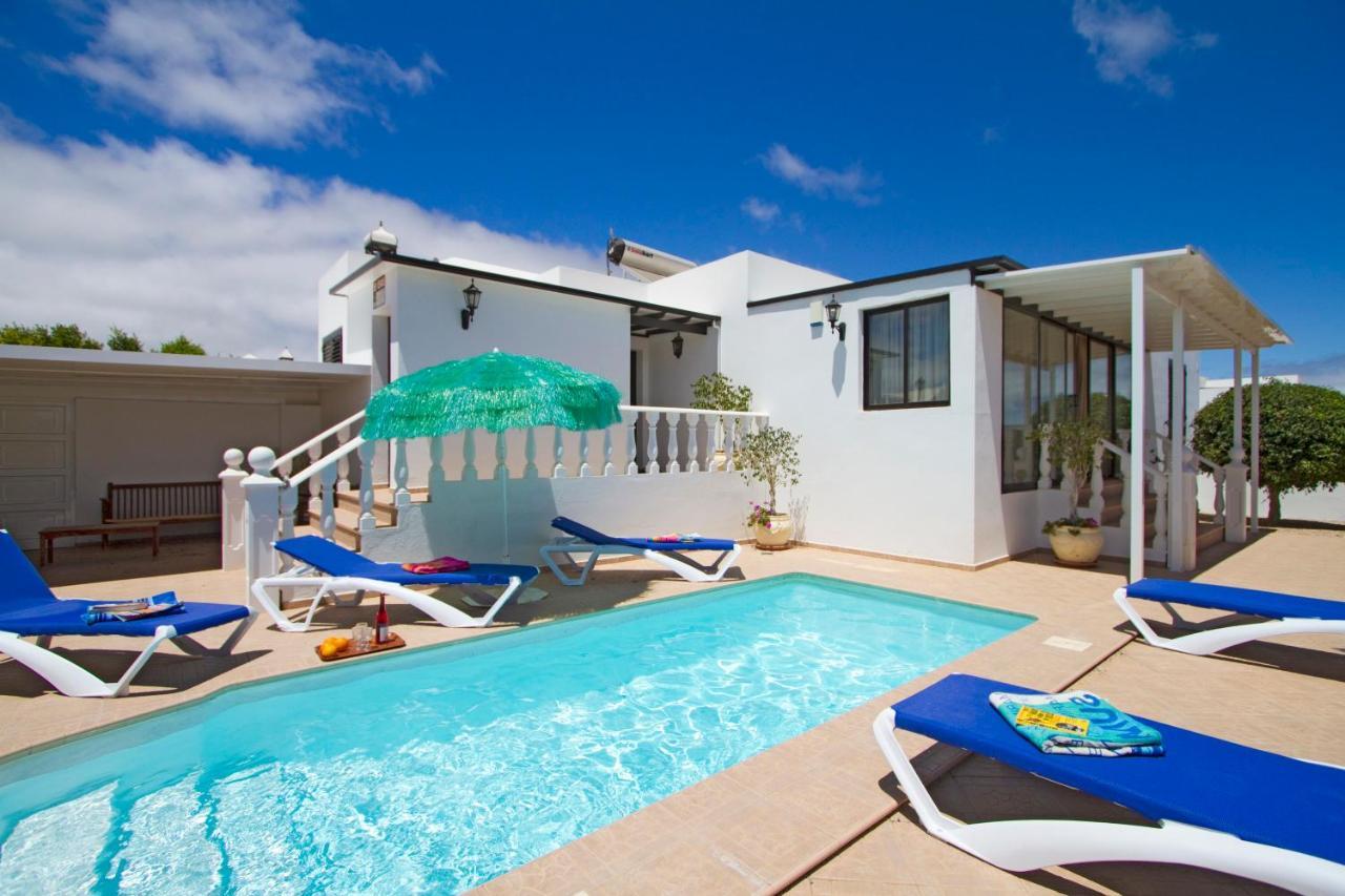 Villa Cosy Lanzarote 3 Bedrooms Heated Pool Honey *