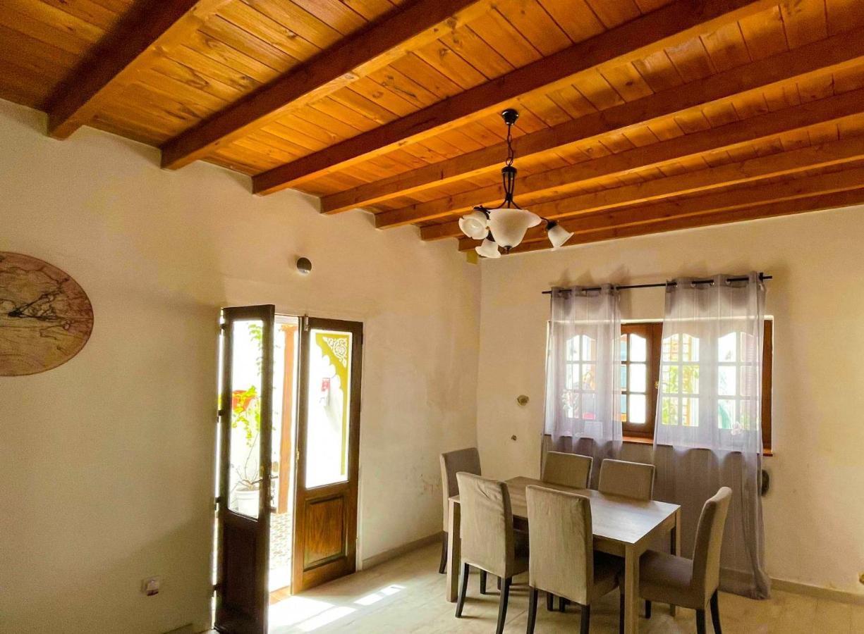 Eco Reyna House Haria