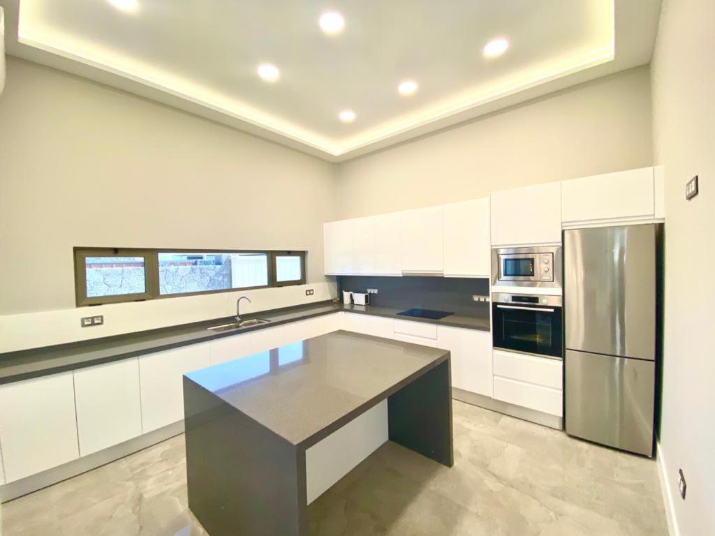 Luxury Olivia 3 Beds - 3 Baths Villa *