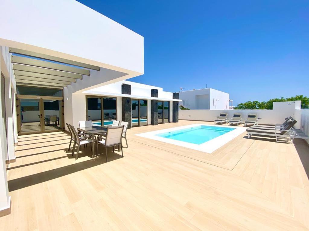 Luxury Olivia 3 Beds - 3 Baths *