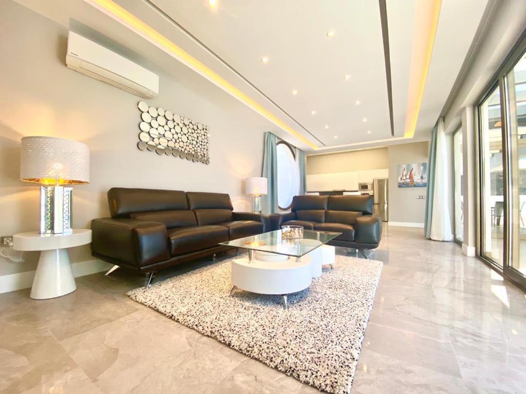 Luxury Olivia 3 Beds - 3 Baths *