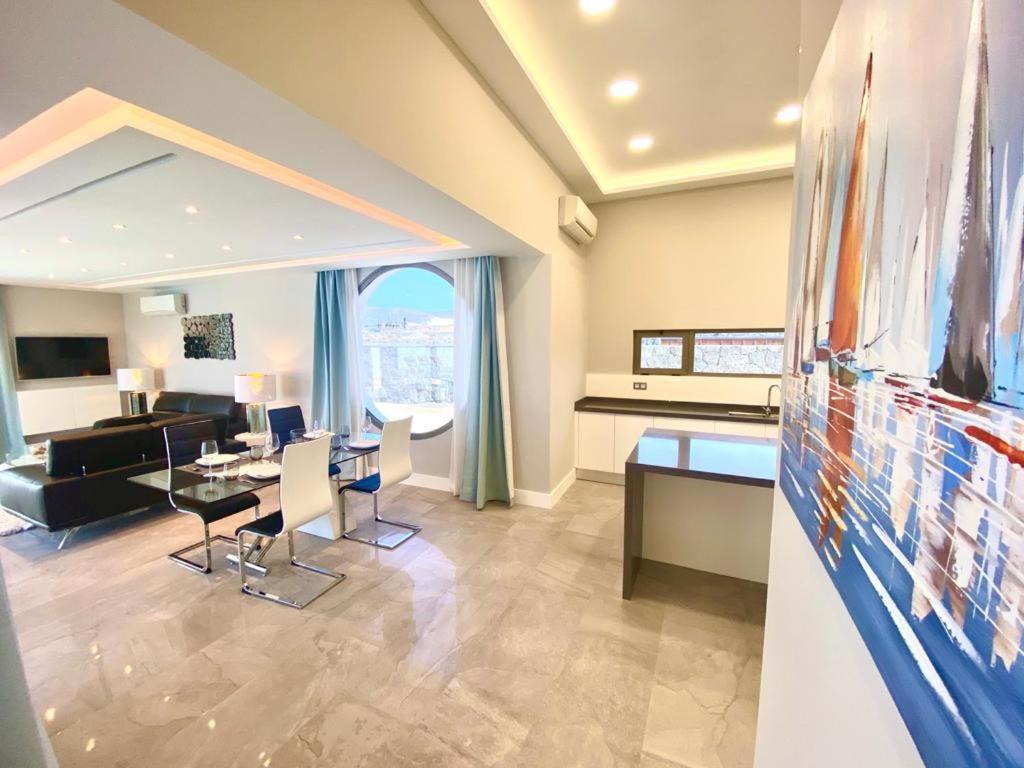Luxury Olivia 3 Beds - 3 Baths * Puerto del Carmen (Lanzarote)
