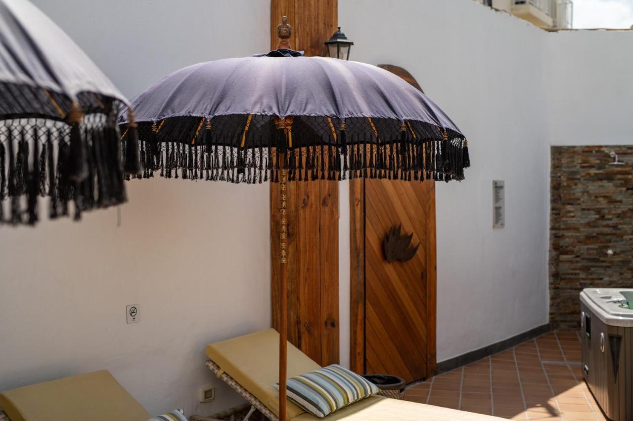 El Charco Hotel