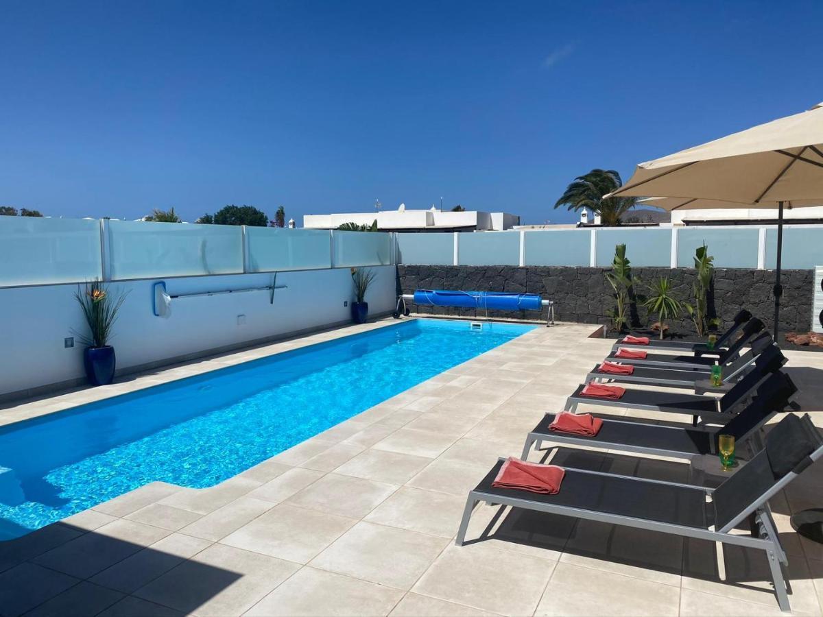 Ashdene - Luxury Modern With Large Heated Pool Wifi Uk Tv Bar & Bbq *