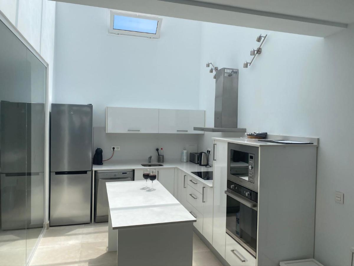 Ashdene - Luxury Modern With Large Heated Pool Wifi Uk Tv Bar & Bbq *