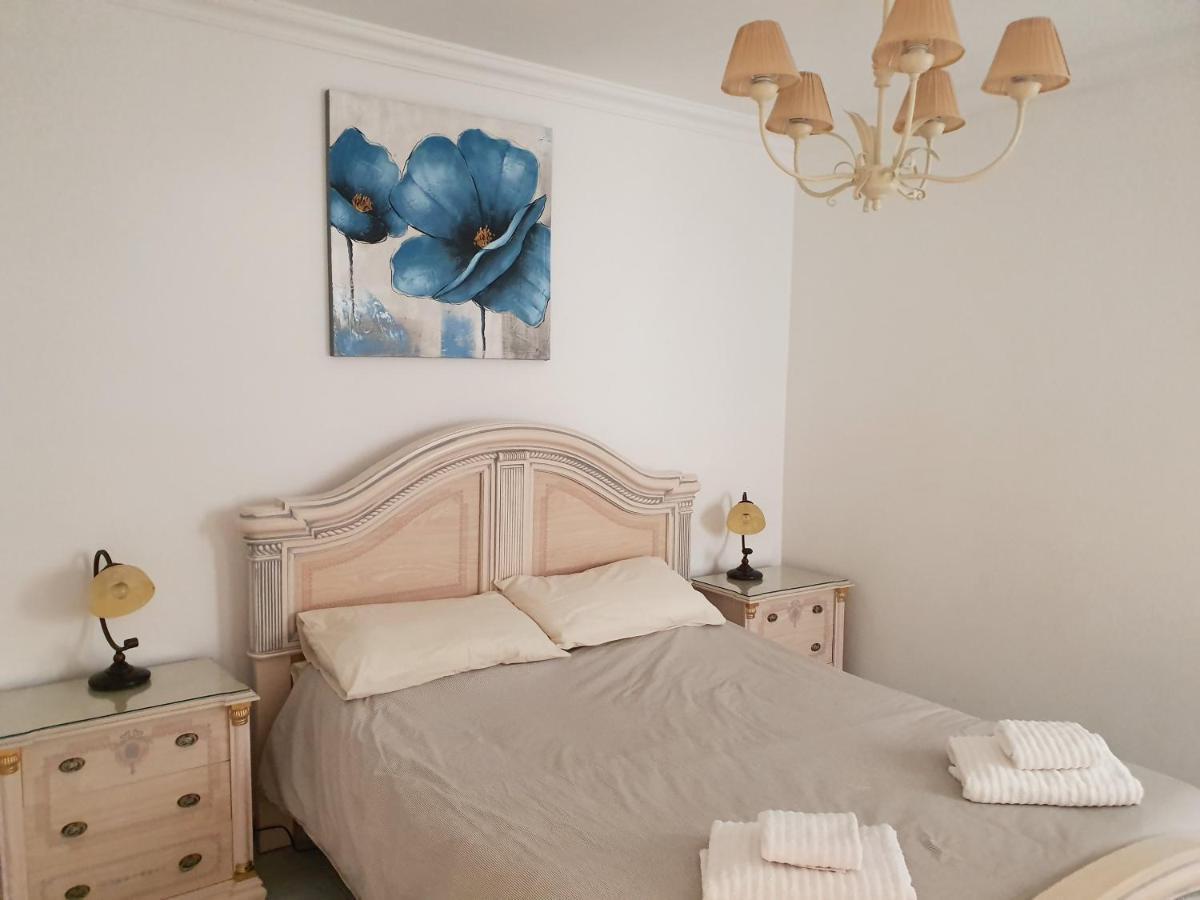 Villa Fun Family Villa-crazy Golf Course-heated Pool-cocktail Bar-jacuzzi-games Room-wifi &uk Tv Puerto del Carmen (Lanzarote)