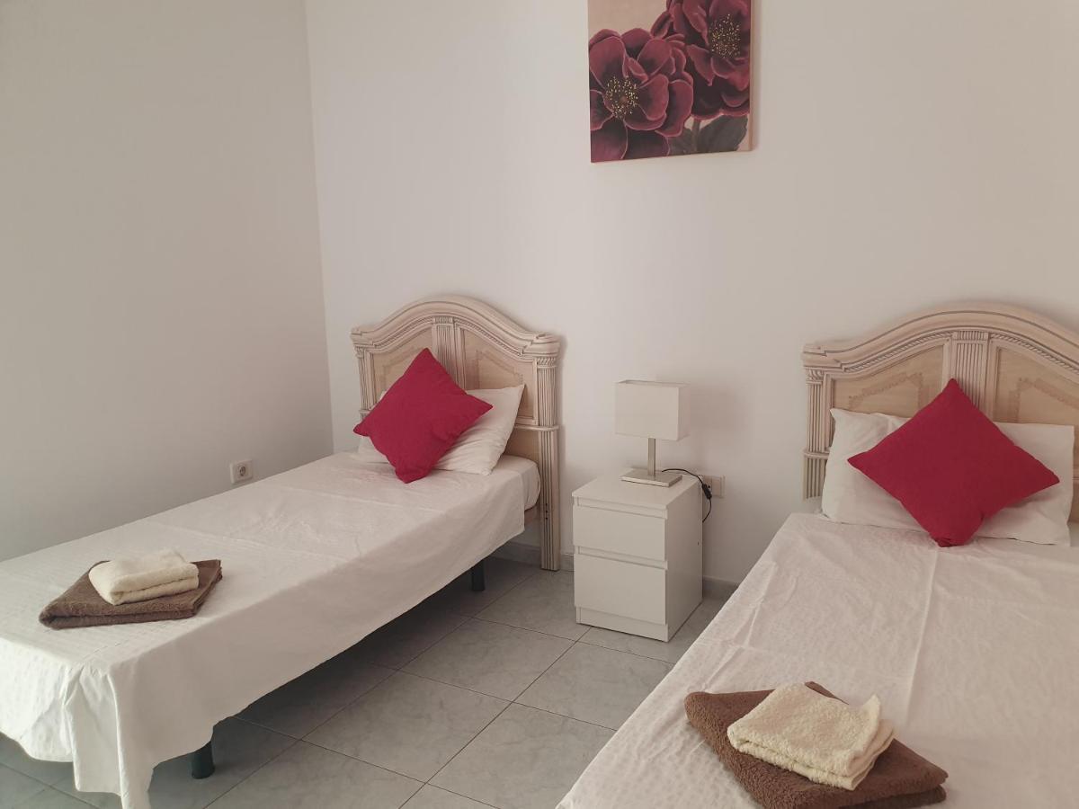 Fun Family Villa-crazy Golf Course-heated Pool-cocktail Bar-jacuzzi-games Room-wifi &uk Tv *