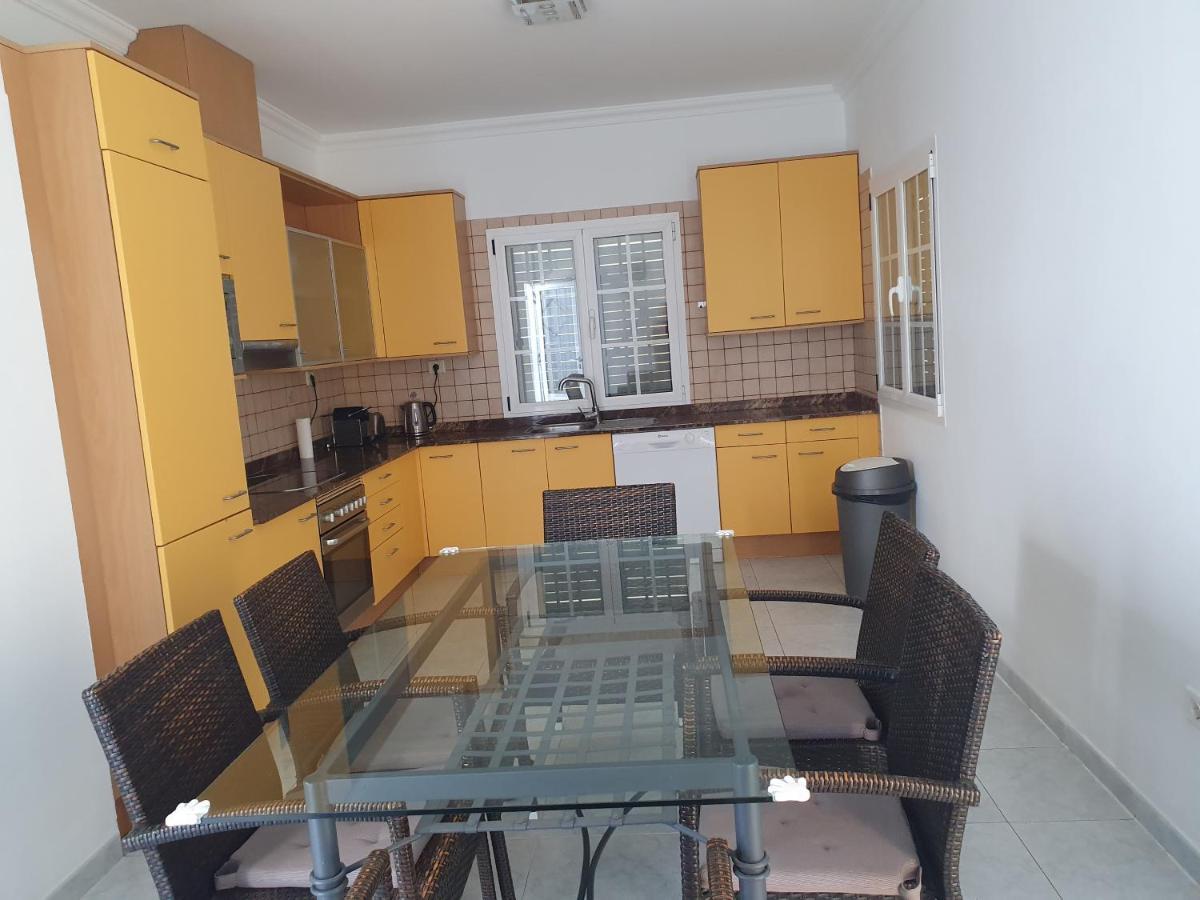 Fun Family Villa-crazy Golf Course-heated Pool-cocktail Bar-jacuzzi-games Room-wifi &uk Tv Villa *