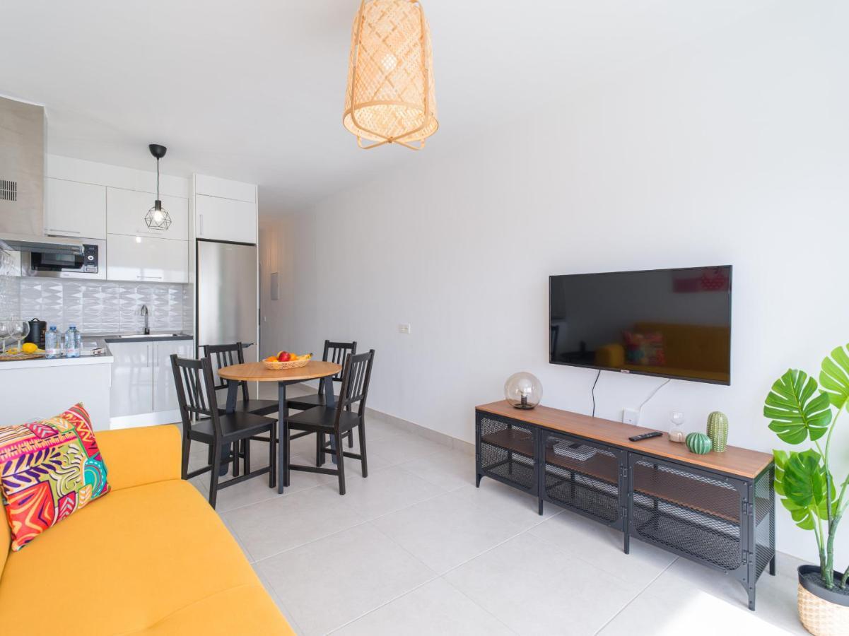 Homeforguest Sunset Senator With Pool And Terrace In