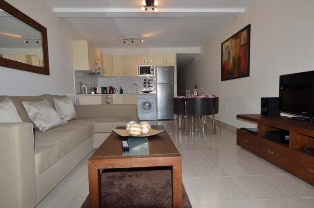 Nicole Playa Park Apartment