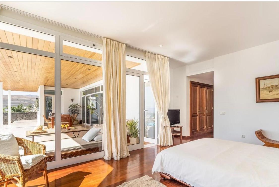 Dois Mares Villa *