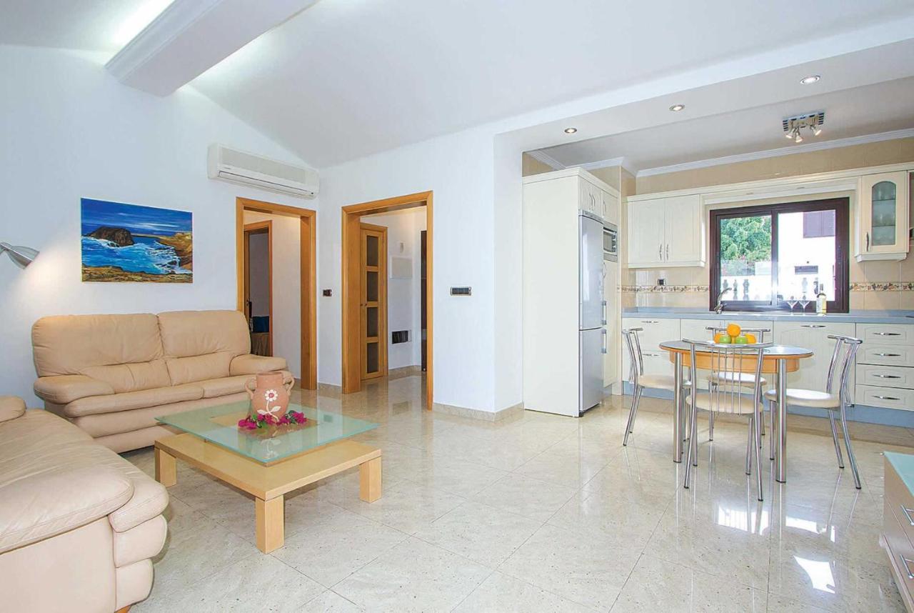 Eris Villa *