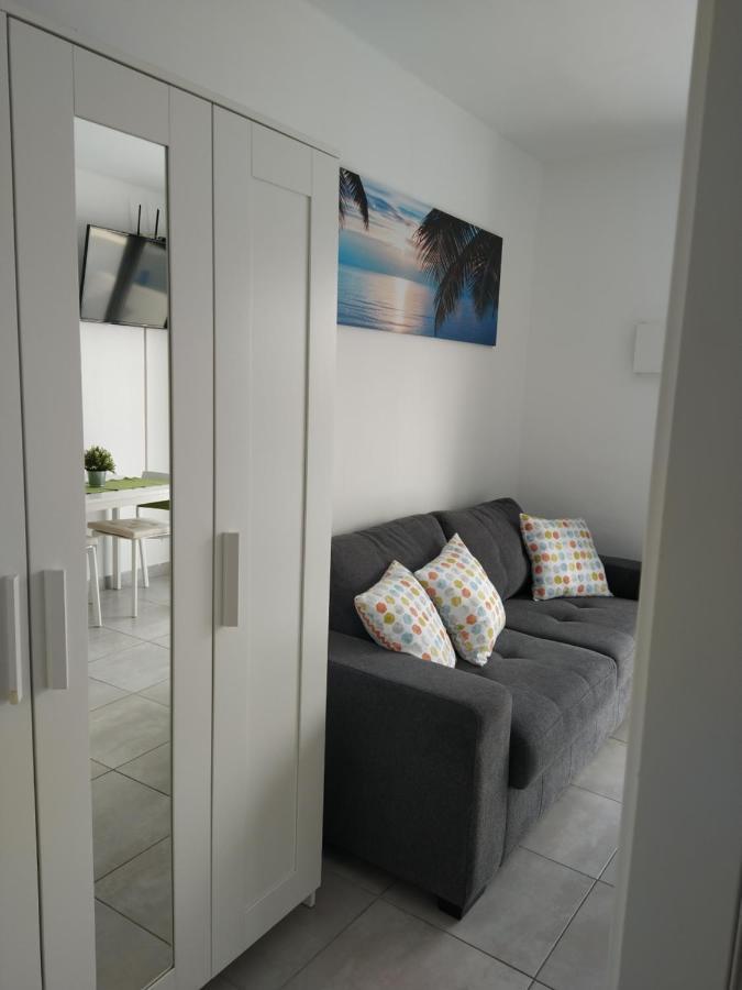 Delfines 2 - Small - Pool View- Good Wifi - 5 Minuts To The Beach