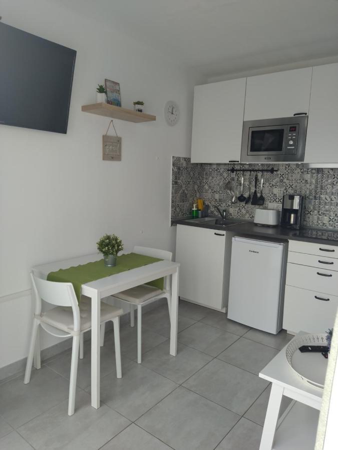 Delfines 2 - Small - Pool View- Good Wifi - 5 Minuts To The Beach * Puerto del Carmen (Lanzarote)