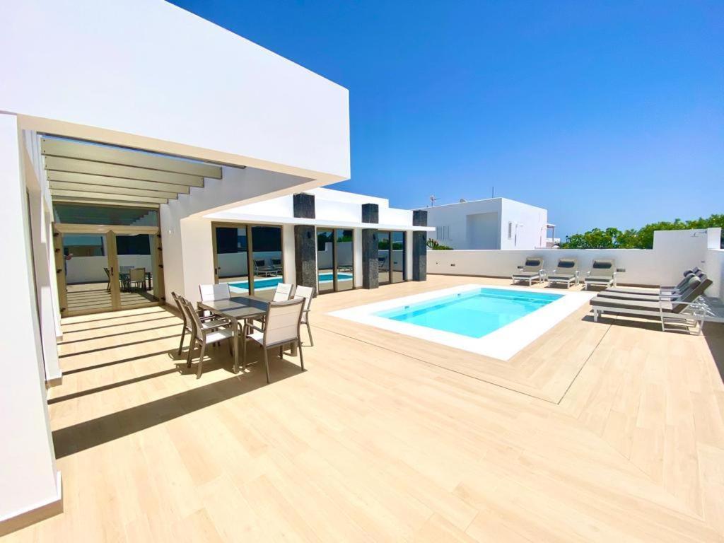 Luxury Celine - 3 Beds - 3 Baths Puerto del Carmen (Lanzarote)