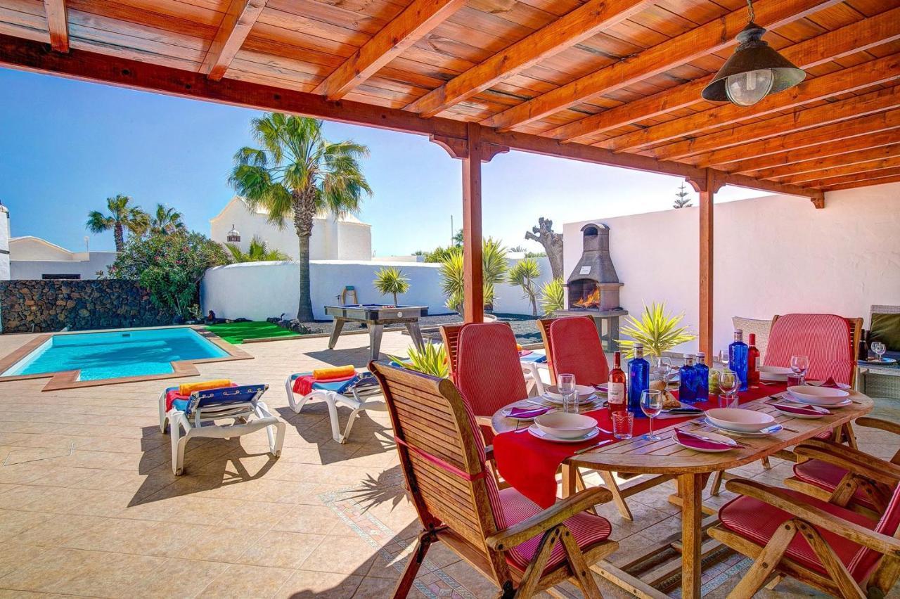 Domingo By Villa *