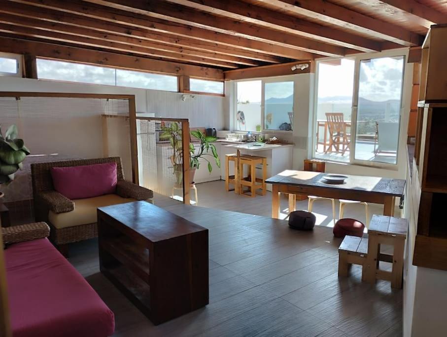 360 View To Ocean And Cliffs Apartment