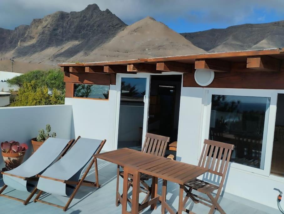360 View To Ocean And Cliffs * Famara
