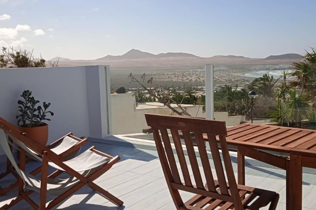 360 View To Ocean And Cliffs * Famara