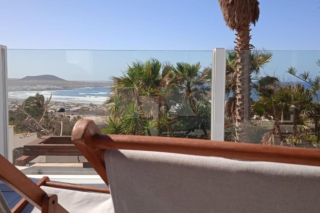360 View To Ocean And Cliffs *