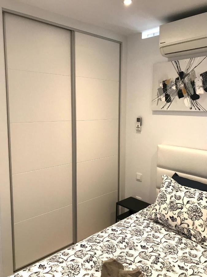 Air-conditioned 2 Bedroom Poolside Apt - Free Wifi * Puerto del Carmen (Lanzarote)