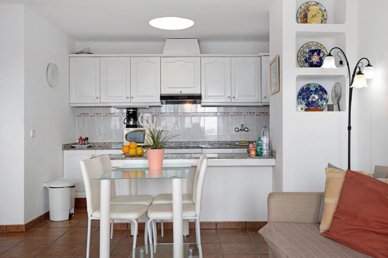 Apartment Puerto Chico 8