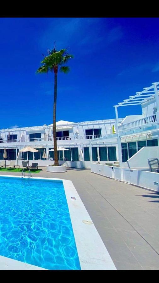 Air-conditioned 2 Bedroom Poolside Apt - Free Wifi * Puerto del Carmen (Lanzarote)