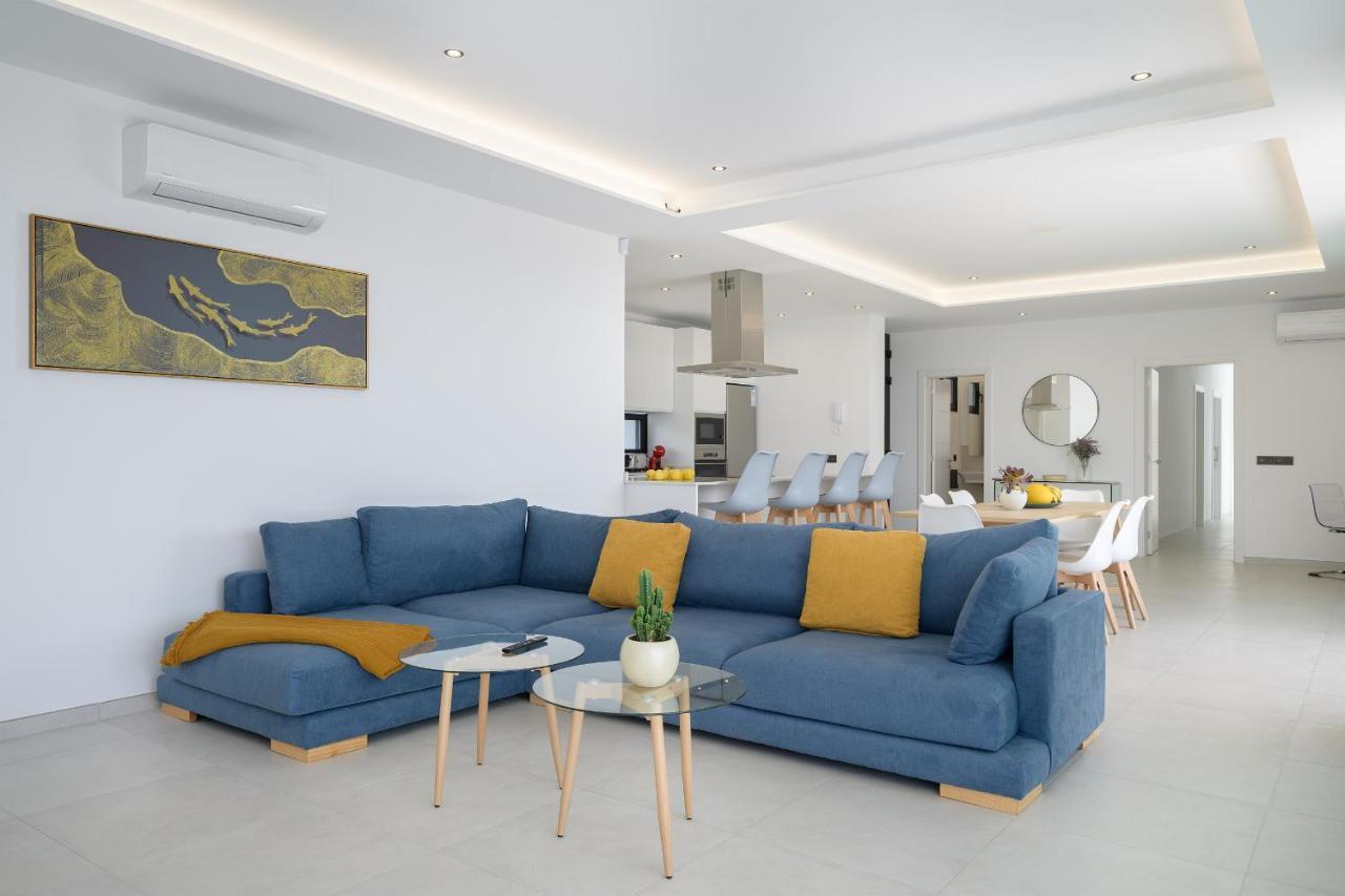 Ainara Villa Tias