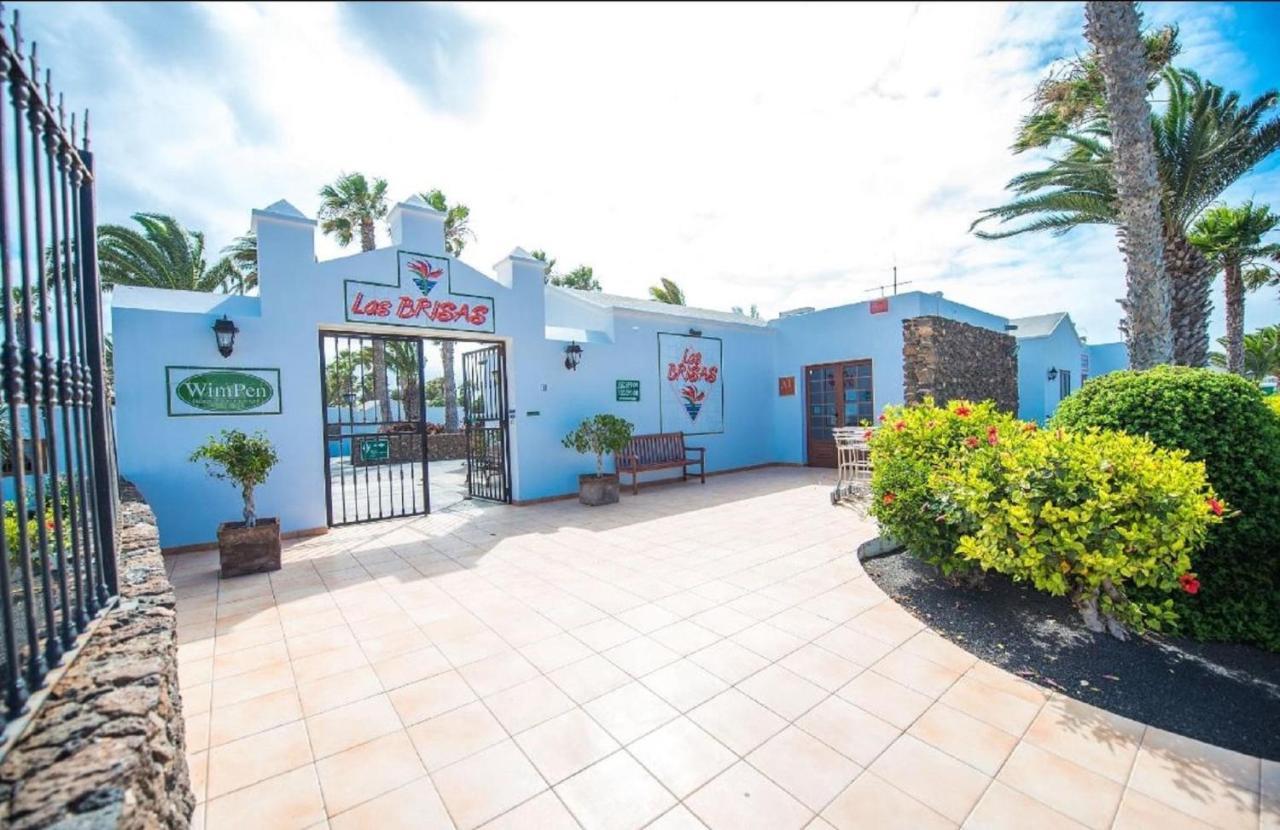 Villa Las Brisas, 94 *