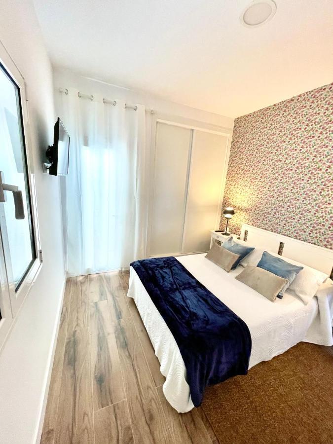 Luxury Sea Front V Apartment *