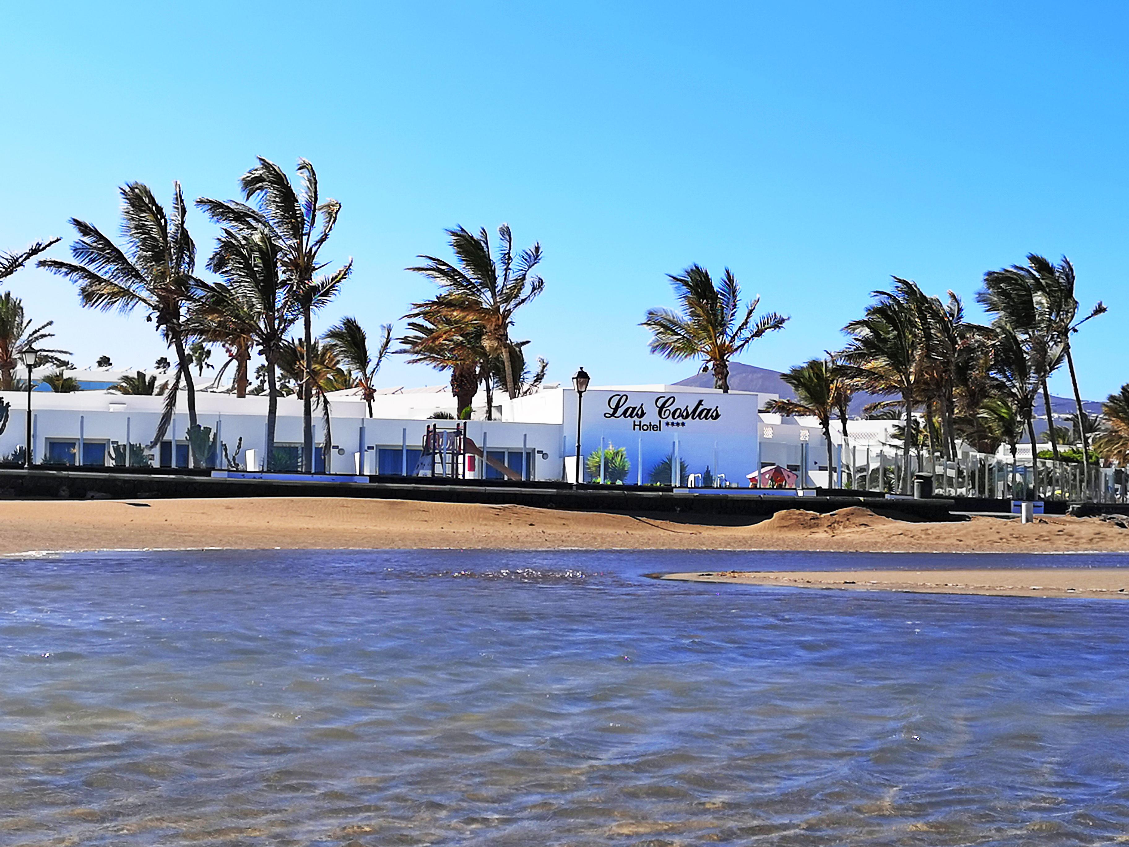 Costas Hotel 4*