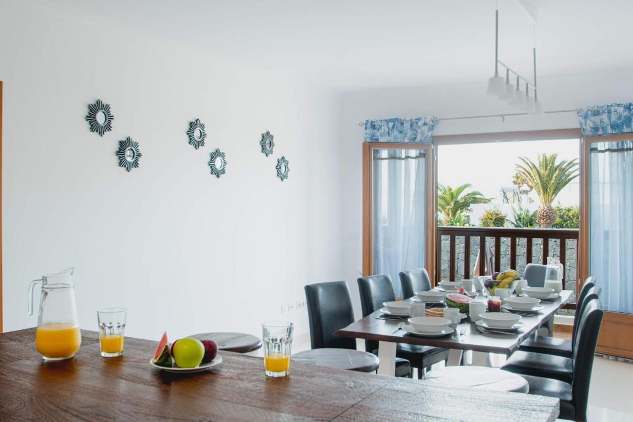 Stylish 6 Bedroom Princesa - Hot Tub - Heated Pool - Near & Waterparks Villa Playa Blanca (Lanzarote)