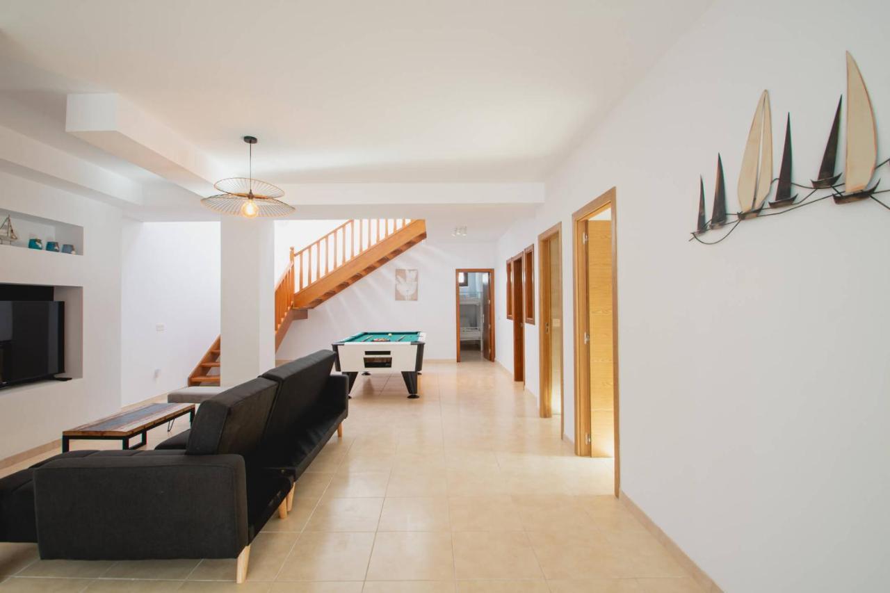 Stylish 6 Bedroom Princesa - Hot Tub - Heated Pool - Near & Waterparks