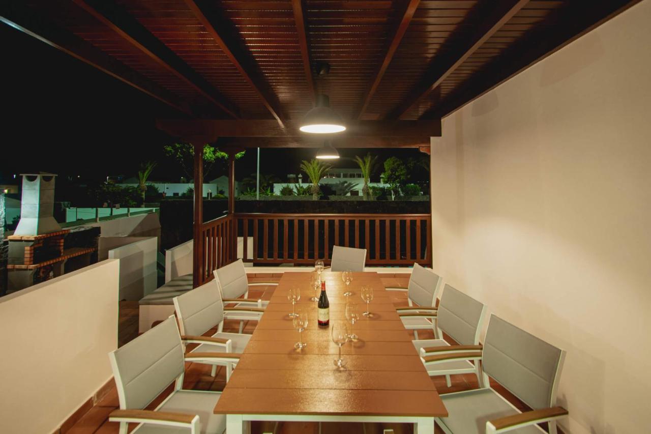 Stylish 6 Bedroom Princesa - Hot Tub - Heated Pool - Near & Waterparks Villa *