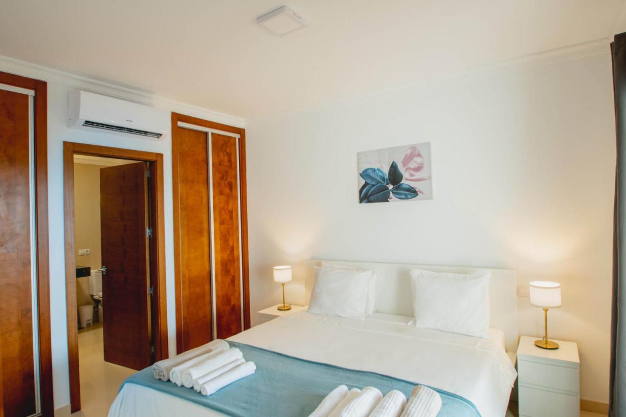 Stylish 6 Bedroom Princesa - Hot Tub - Heated Pool - Near & Waterparks Playa Blanca (Lanzarote)