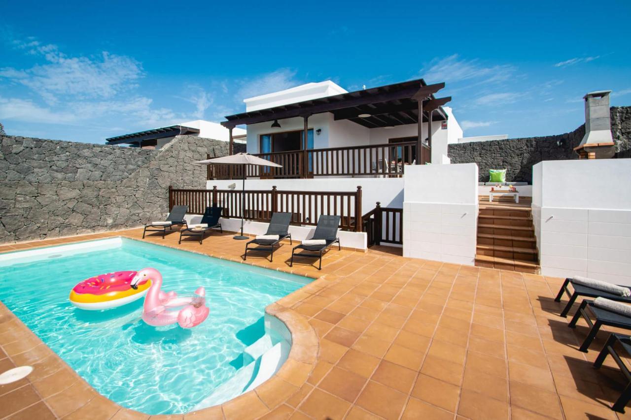 Stylish 6 Bedroom Princesa - Hot Tub - Heated Pool - Near & Waterparks Playa Blanca (Lanzarote)