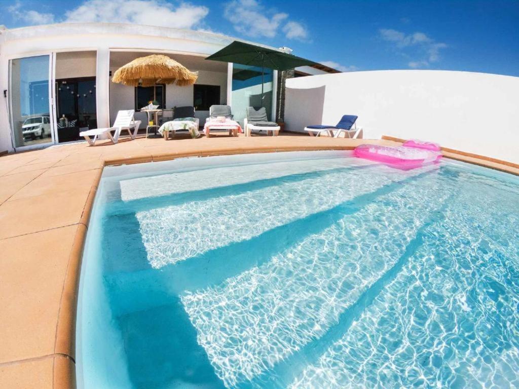 Baroli Nepal. Jardín Y Piscina Privada. Villa Playa Blanca (Lanzarote)