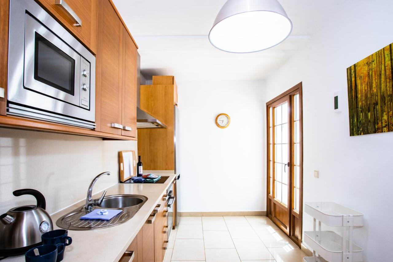 22 Sea Views, Pool,games,hot Tub, Office With Computer+ Wifi * Playa Blanca (Lanzarote)