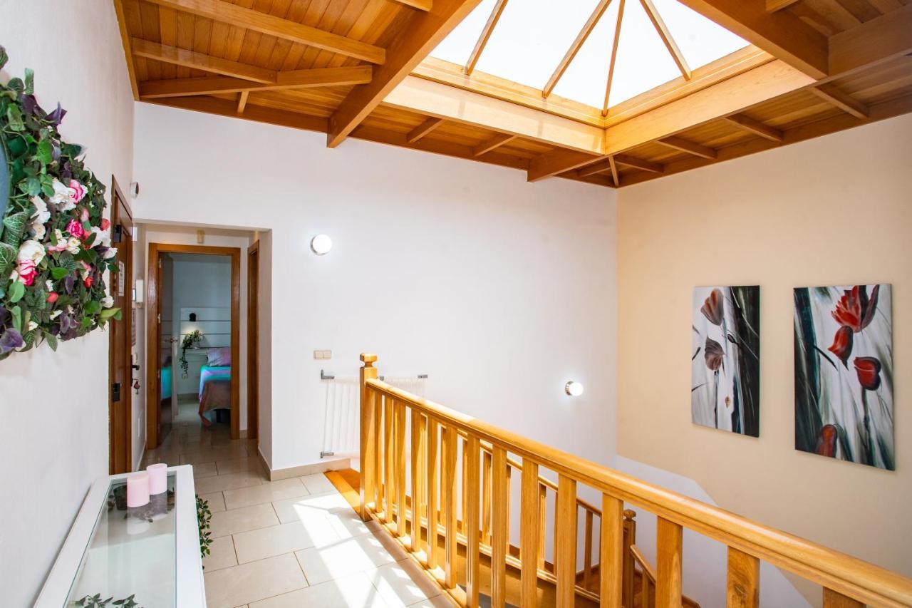 22 Sea Views, Pool,games,hot Tub, Office With Computer+ Wifi *