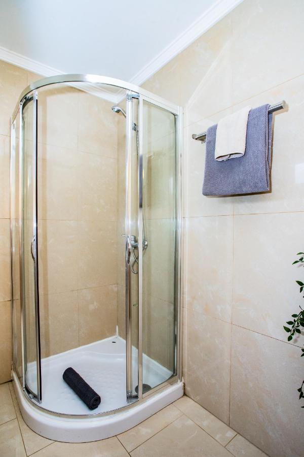 22 Sea Views, Pool,games,hot Tub, Office With Computer+ Wifi Playa Blanca (Lanzarote)