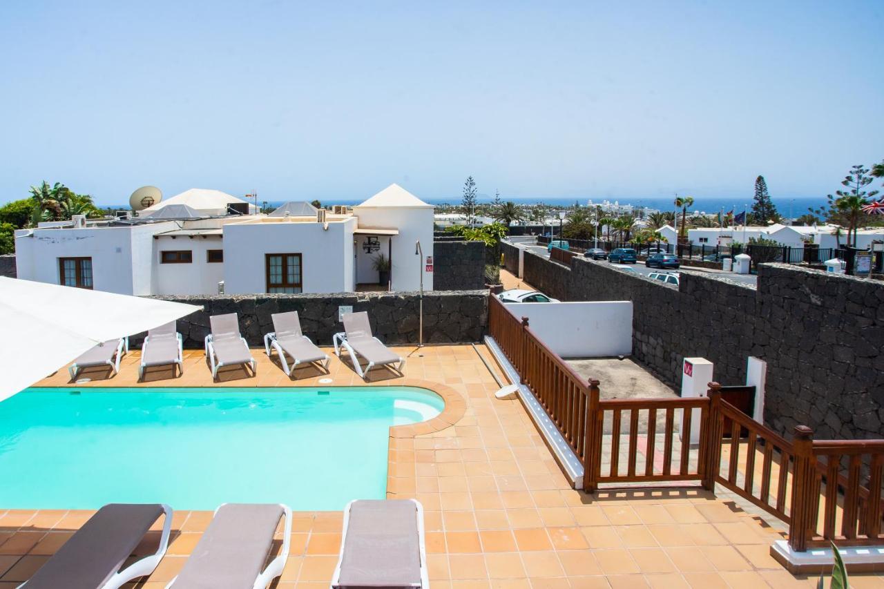 22 Sea Views, Pool,games,hot Tub, Office With Computer+ Wifi Villa Playa Blanca (Lanzarote)