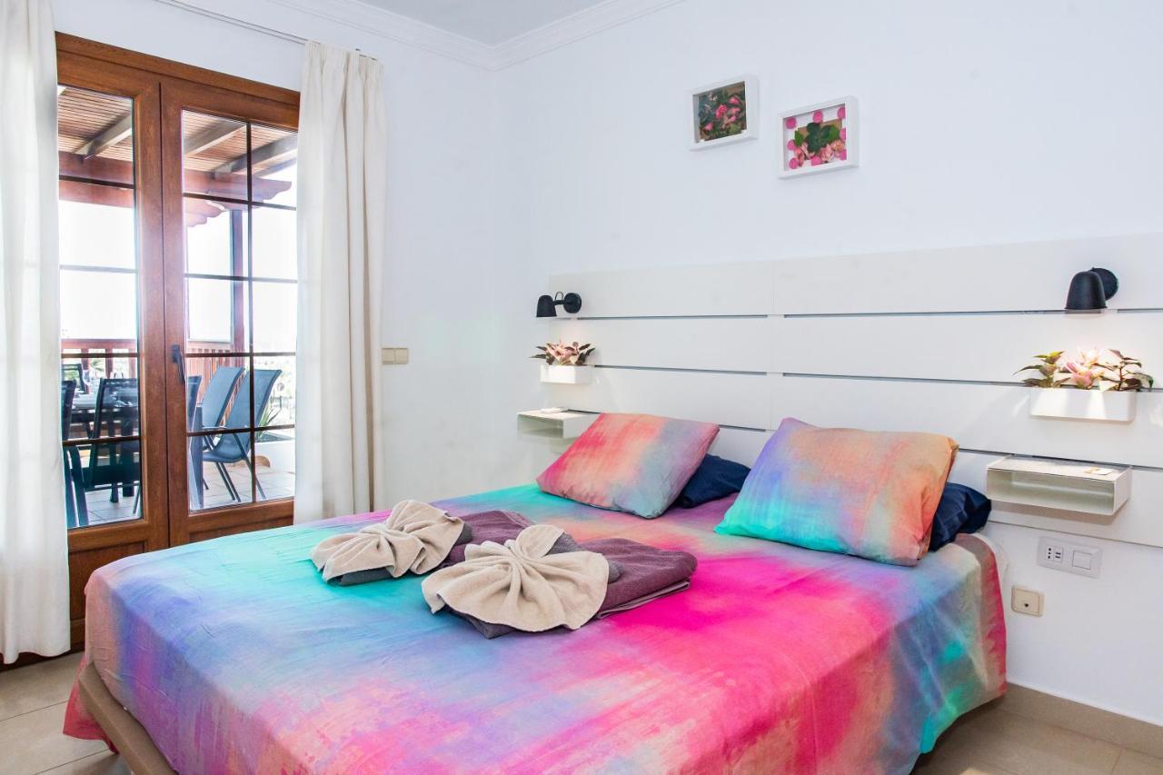 22 Sea Views, Pool,games,hot Tub, Office With Computer+ Wifi Playa Blanca (Lanzarote)